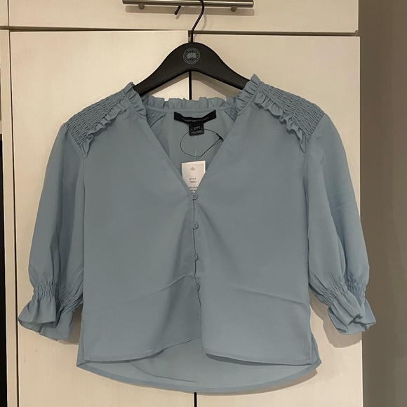 French Connection Crepe Light Cropped Top Ruffle Sleeve Blouse in Forget Me Not - Picture 5 of 7